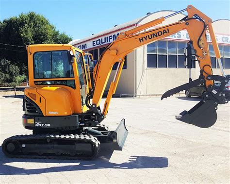 hyundai mini excavator specs|hyundai 35 excavator specs.